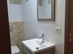 Badezimmer von Wohnung zur Miete in Burgos mit Heizung, Parkett und Terrasse