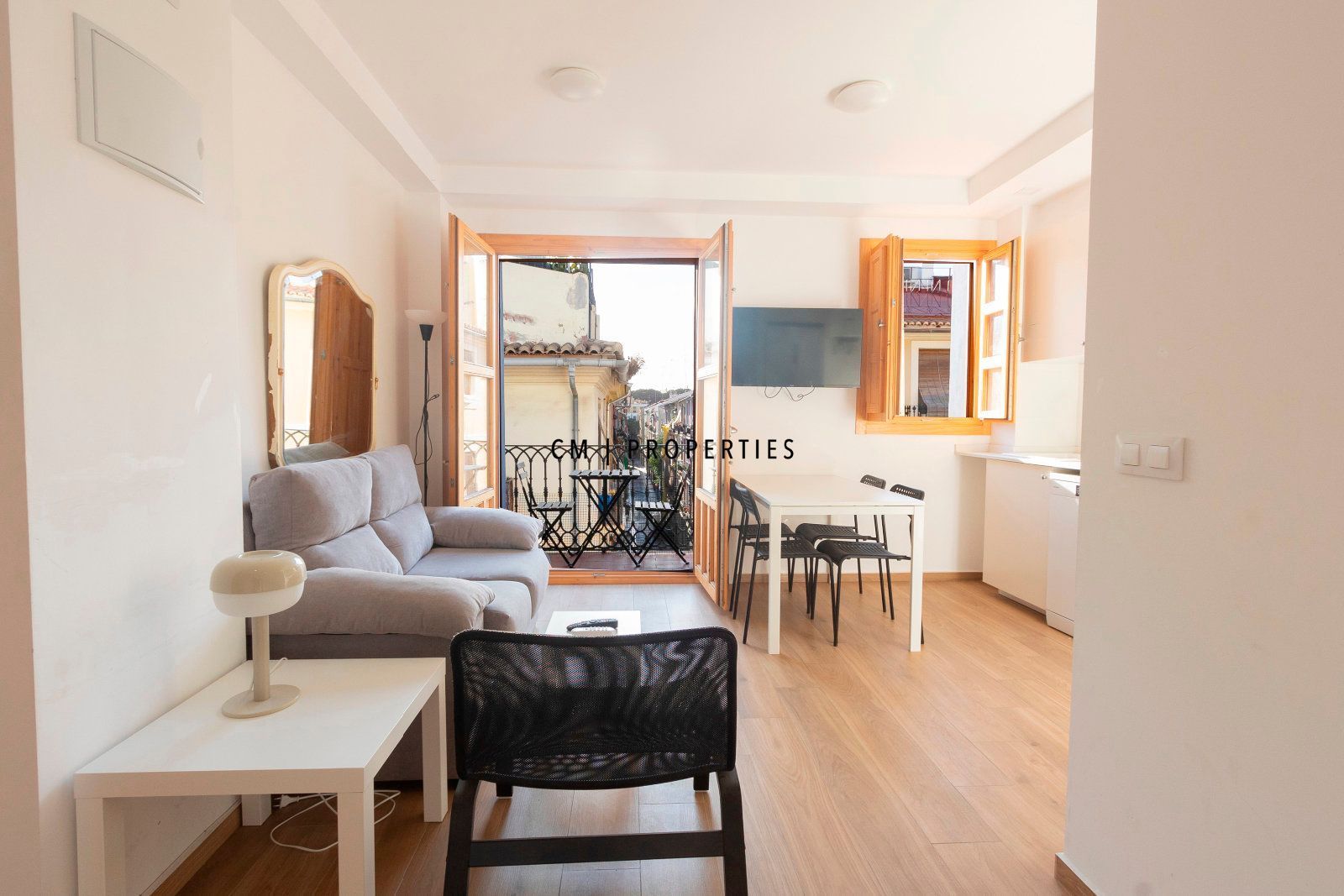 Sala d'estar de Pis de lloguer en  Valencia Capital amb Parquet, Terrassa i Forn