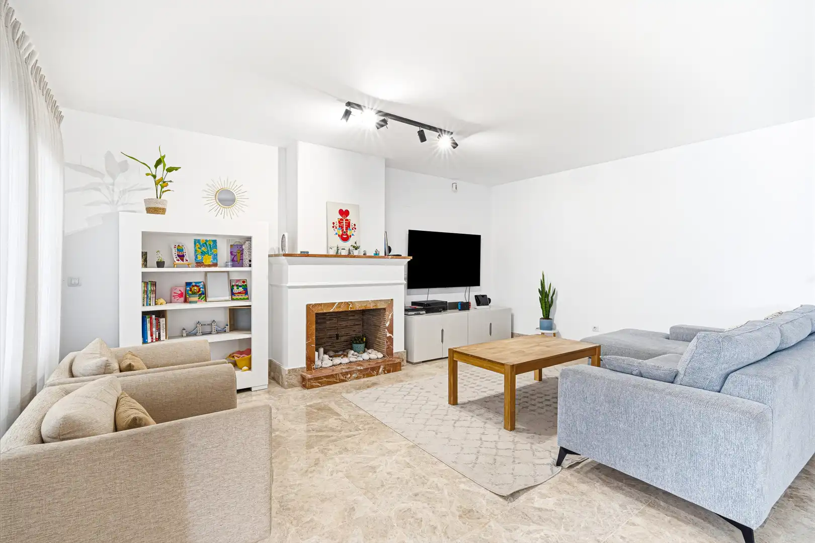 Sala d'estar de Àtic en venda en Marbella amb Aire condicionat, Terrassa i Piscina