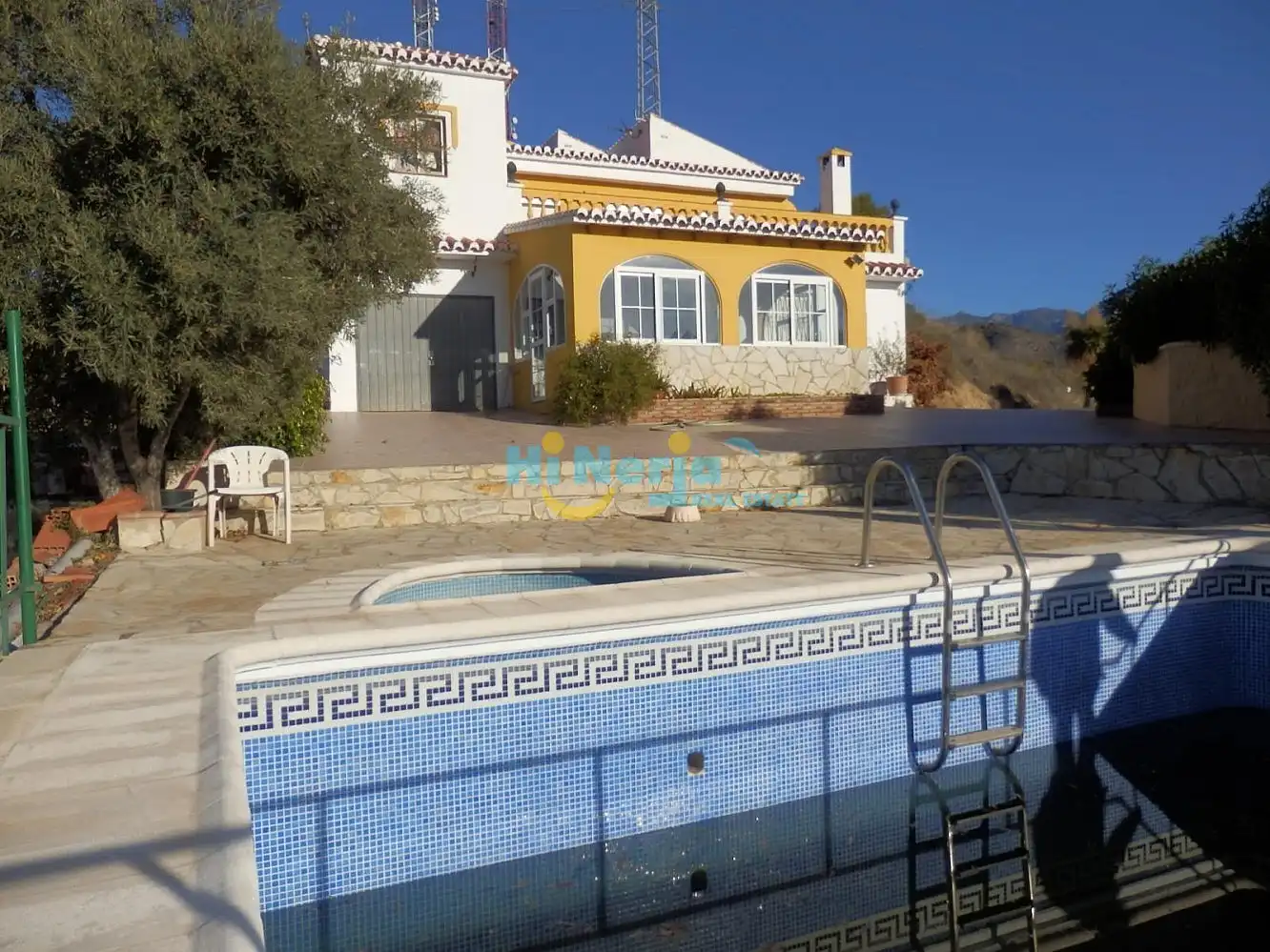 Chalet con piscina en venta en Centro