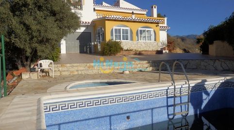 Villa 4 dormitorios piscina parking barbacoa lavadero La Imaroga