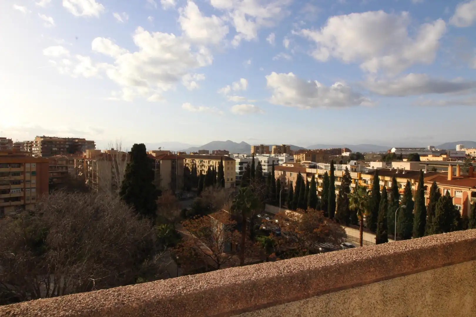 Vista exterior de Piso de alquiler en Granada con Aire acondicionado, Calefacción y Terraza
