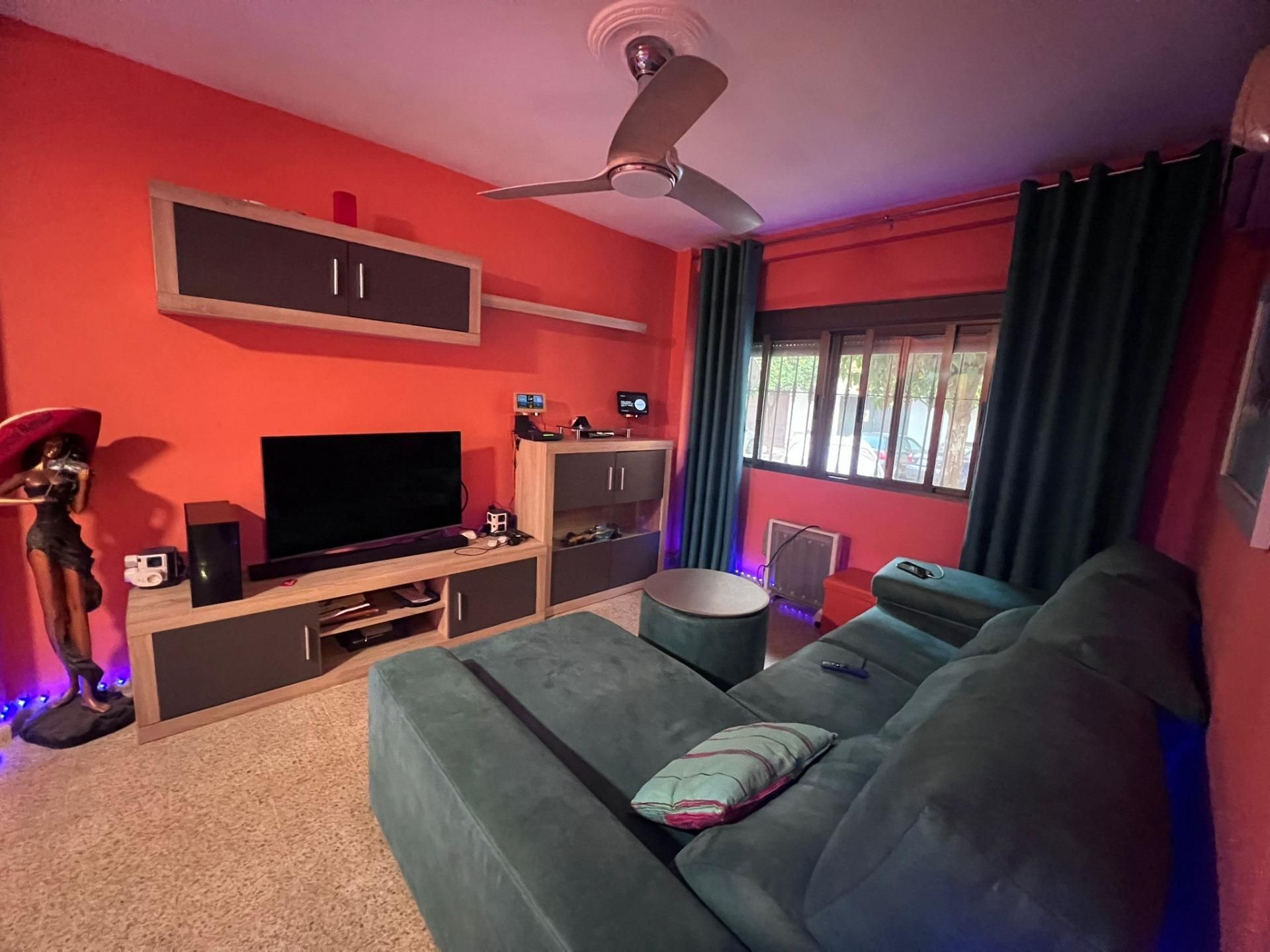 Sala d'estar de Pis en venda en Alcalá de Guadaira amb Aire condicionat