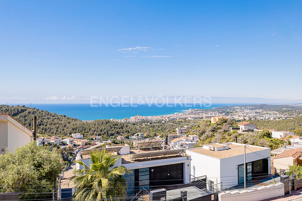Vista exterior de Casa o xalet en venda en Sitges amb Calefacció, Jardí privat i Terrassa