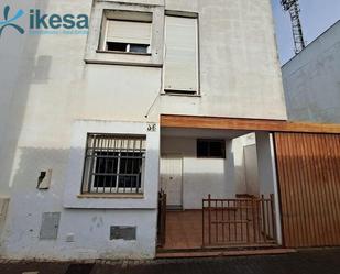 Exterior view of Single-family semi-detached for sale in Niebla  with Community pool