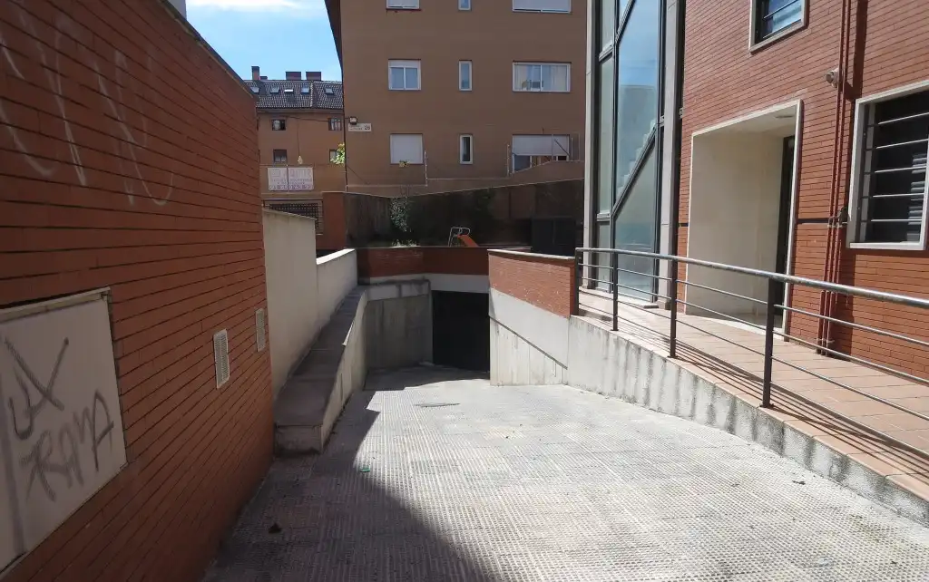 Aparcament amb ascensor en venda a C/ Virgen del Pilar, imagen 2