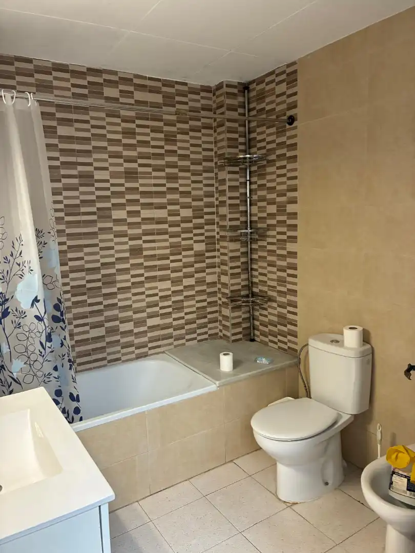 Baño de Piso en venta en Mataró con Terraza, Trastero y Amueblado
