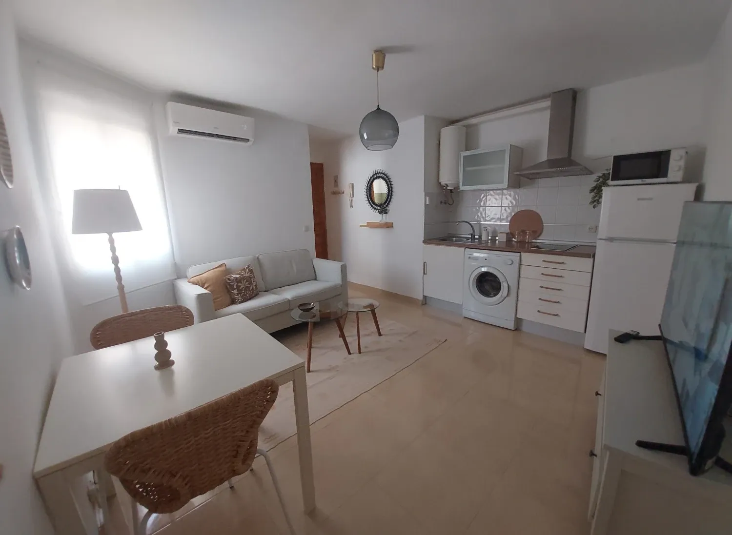 Dormitori de Apartament de lloguer en Málaga Capital amb Aire condicionat, Moblat i Rentadora