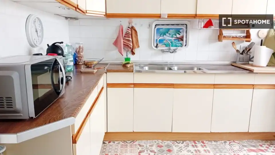 Küche von Wohnung zur untervermieten in Almería mit Klimaanlage, Heizung und Möbliert