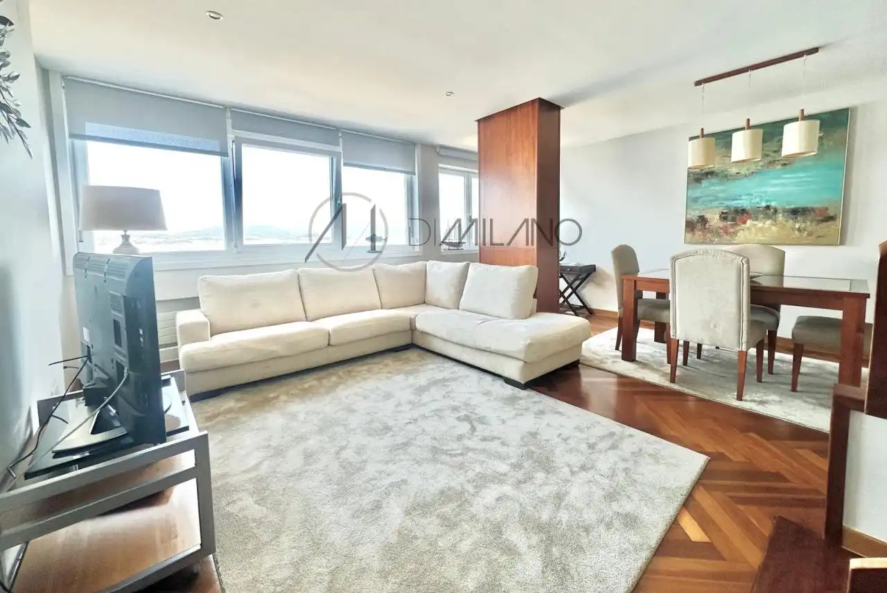 Sala de estar de Dúplex en venta en Vigo  con Calefacción y Parquet