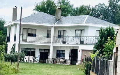 Vista exterior de Casa o xalet en venda en Chozas de Abajo