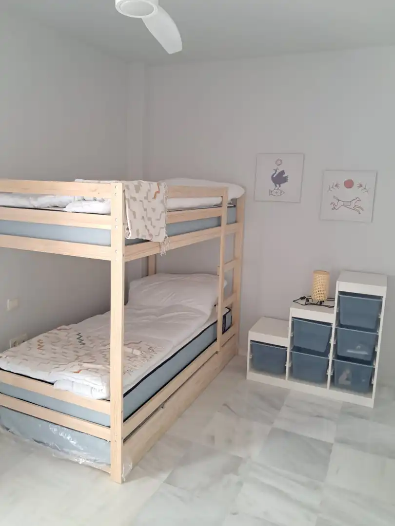 Dormitori de Casa adosada en venda en Estepona amb Aire condicionat, Terrassa i Traster