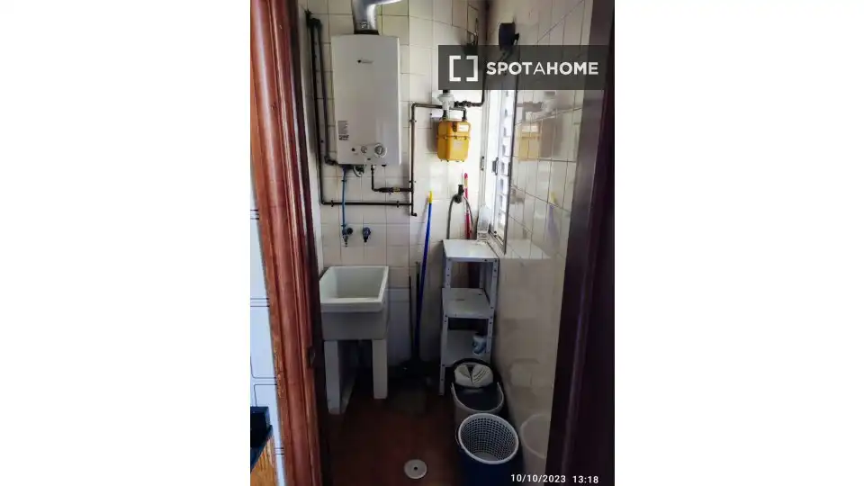 Baño de Piso para compartir en Murcia con Aire acondicionado, Terraza y Amueblado