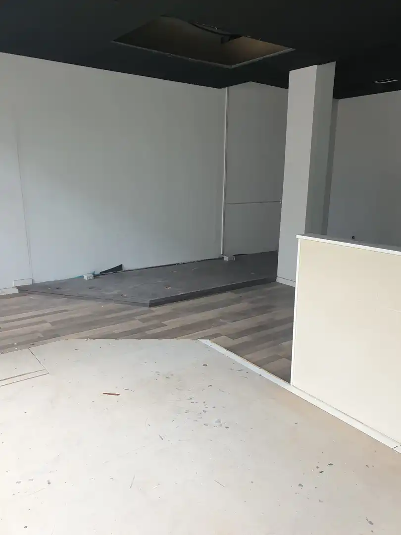 Locale commerciale in vendita a Centre - Estació, imagen 2