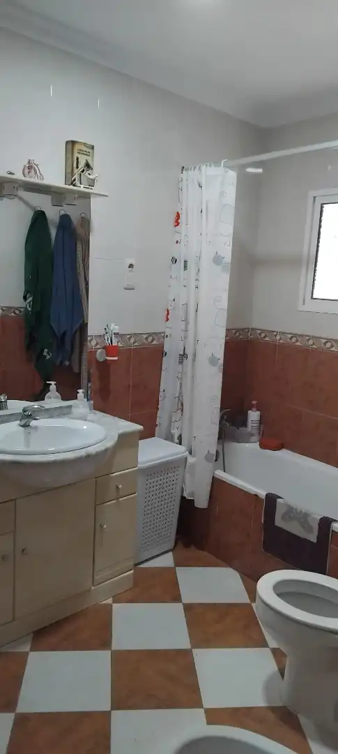 Badezimmer von Einfamilien-Reihenhaus zum Verkauf in Álora