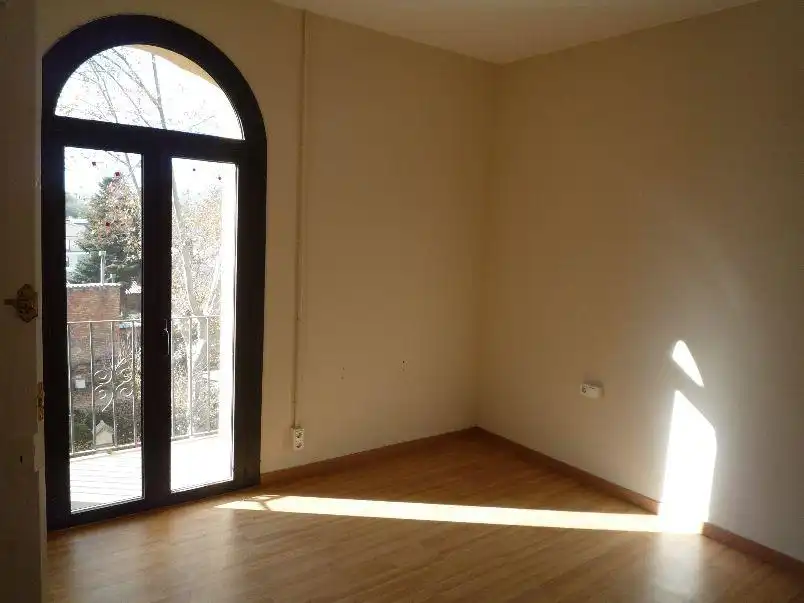 Gebäude zum Verkauf in Sant Julià de Vilatorta