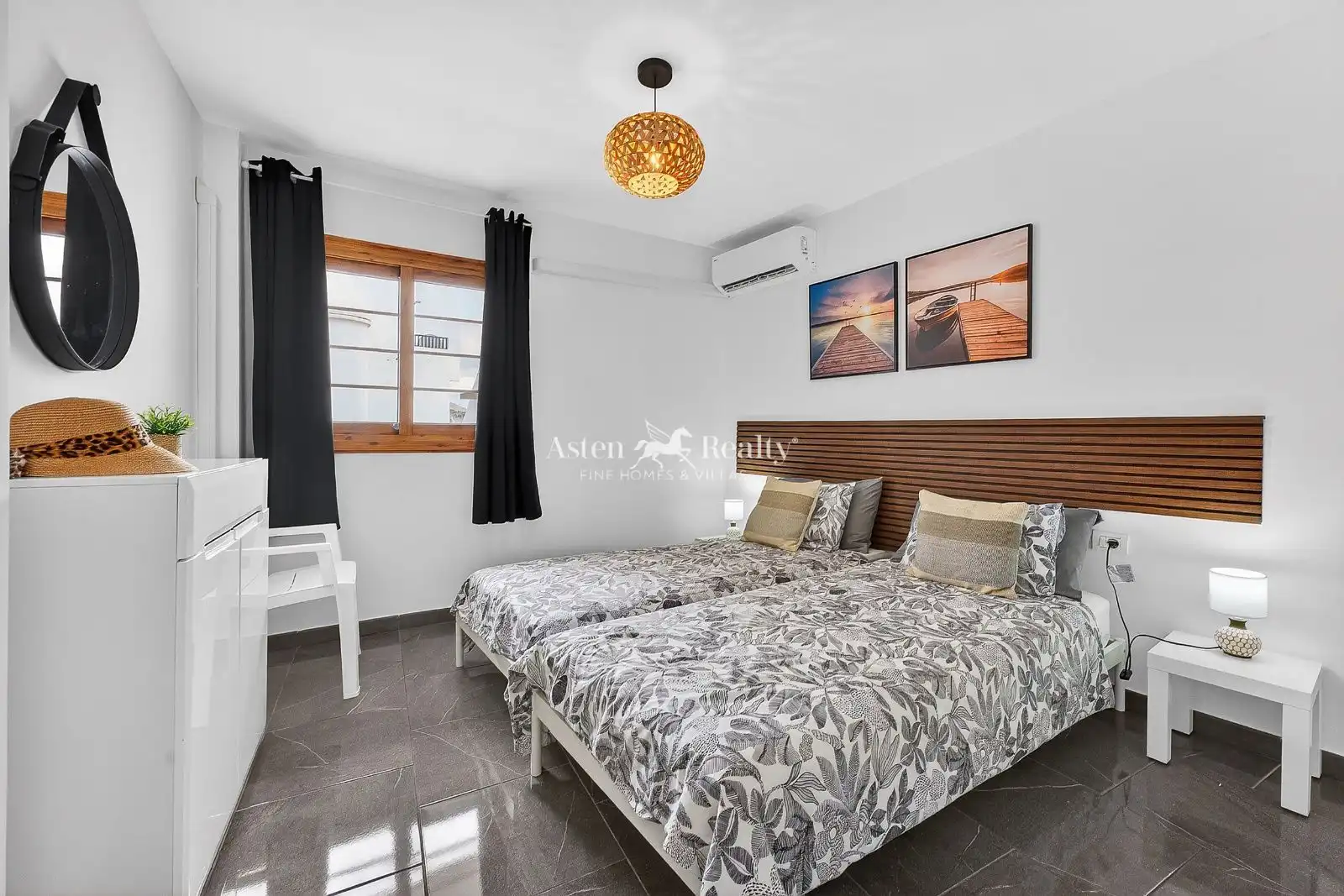 Dormitori de Apartament en venda en Adeje amb Aire condicionat, Terrassa i Piscina