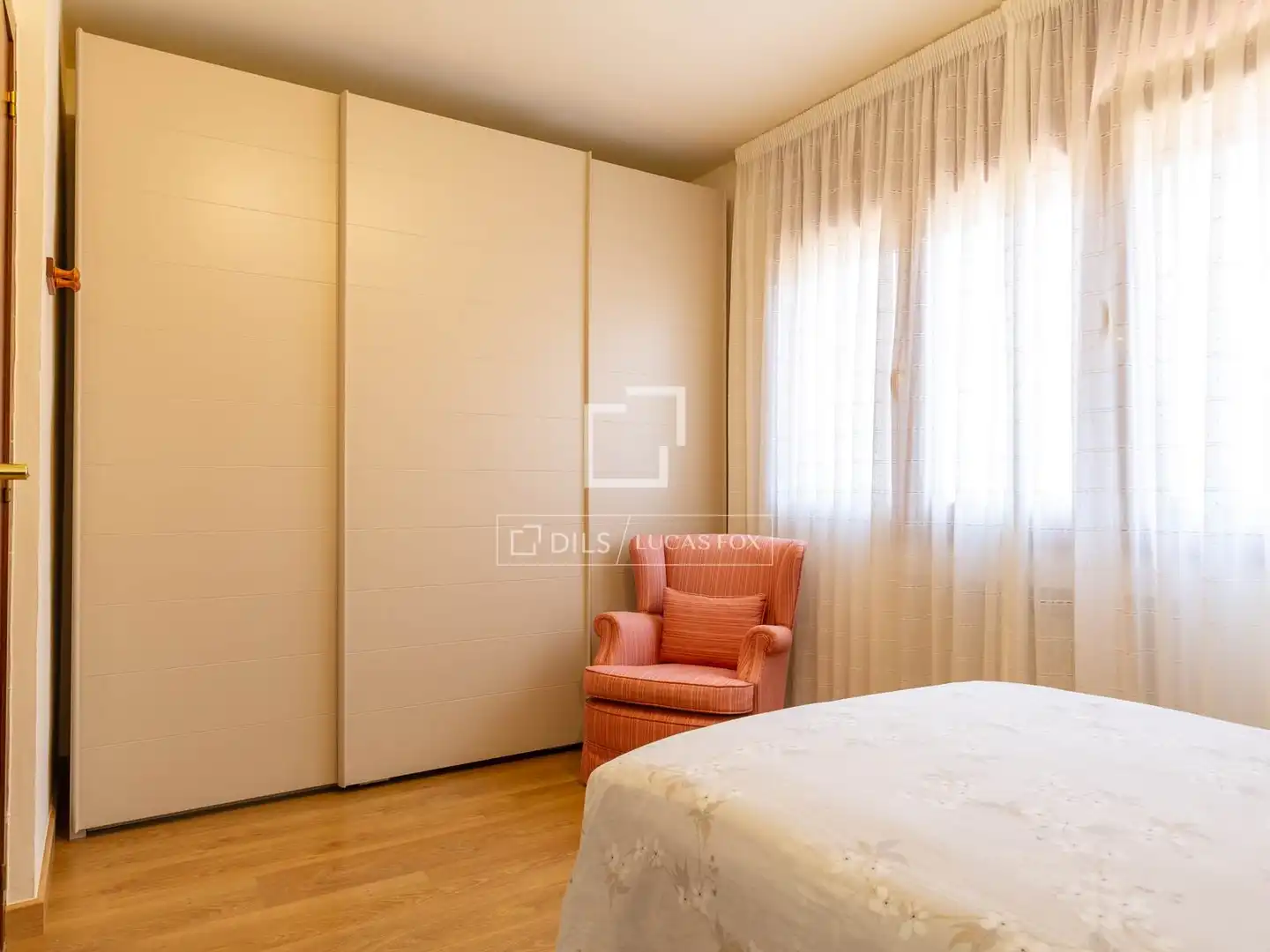 Habitación de Casa o chalet en venta en Sant Just Desvern con Aire acondicionado, Calefacción y Jardín privado