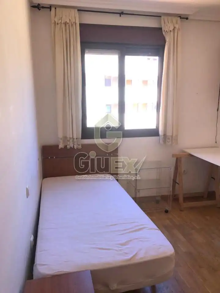 Bedroom of Flat for rent in Cáceres  with Air Conditioner, Heating and Terrace