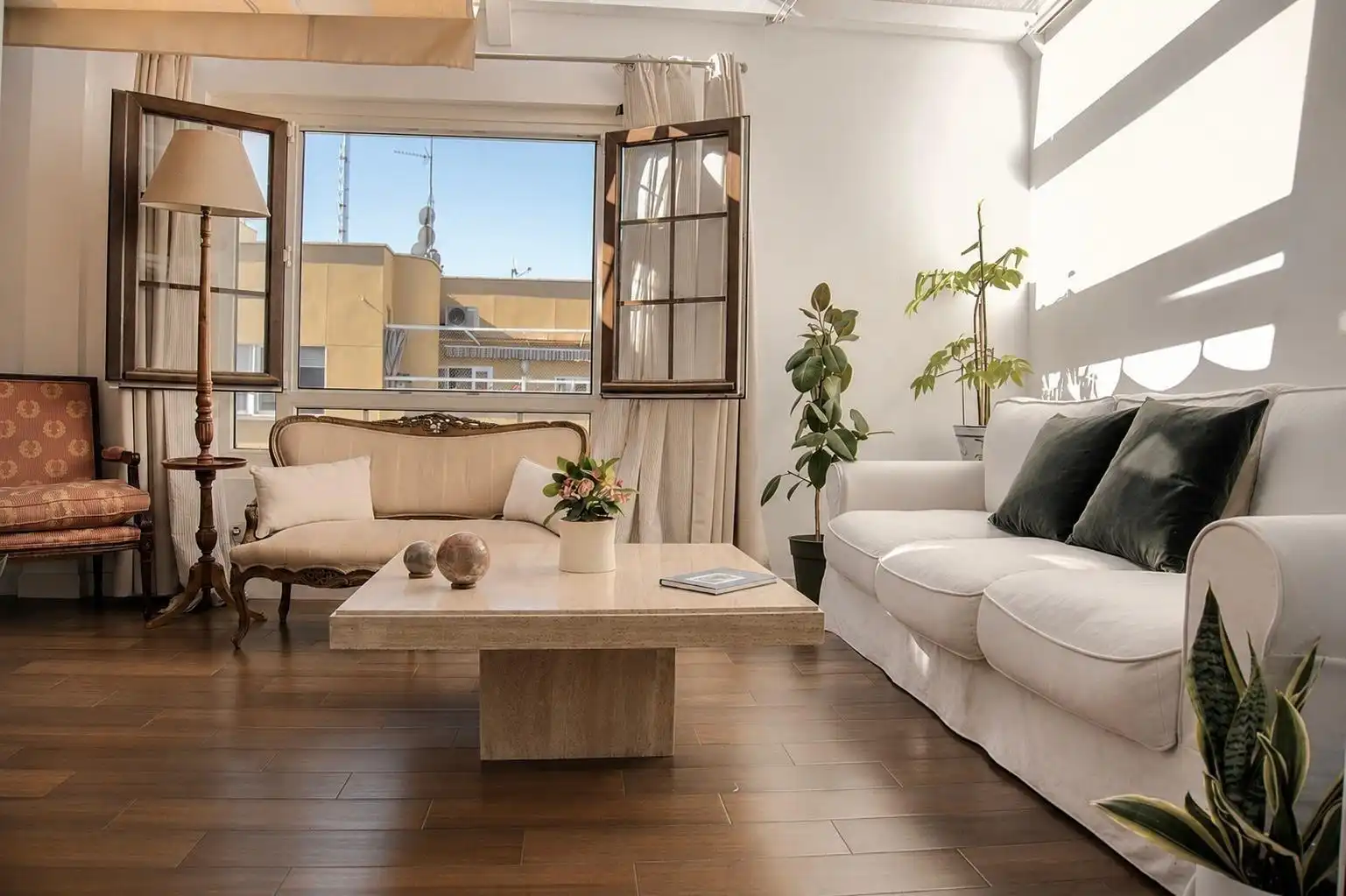 Penthouse with lift for sale in Retiro