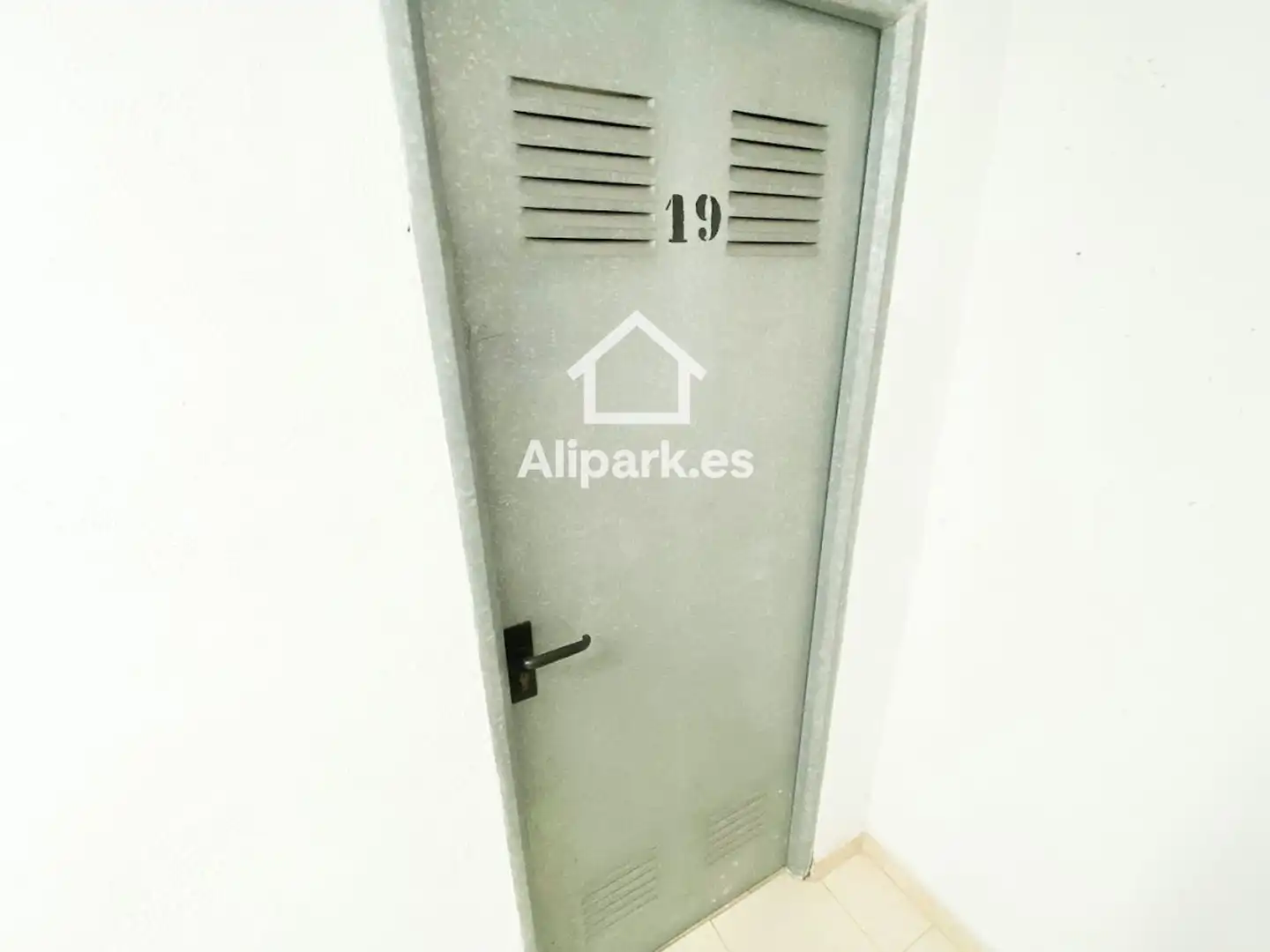 Aparcament de Pis en venda en Alicante / Alacant amb Aire condicionat, Calefacció i Terrassa