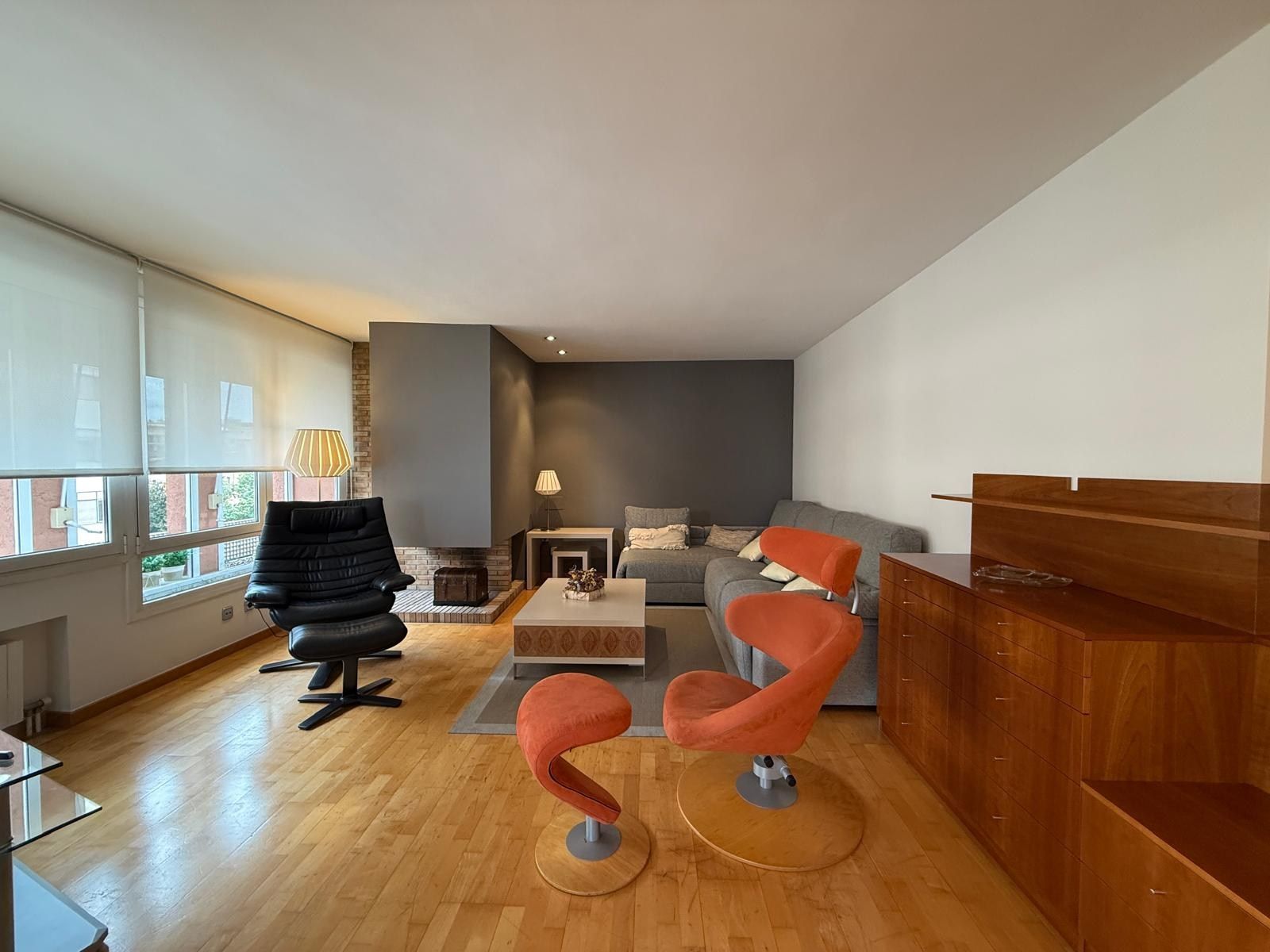 Living room of Flat to rent in Girona Capital  with Air Conditioner, Heating and Furnished