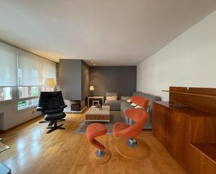 Sala d'estar de Pis de lloguer en Girona Capital amb Aire condicionat, Calefacció i Moblat