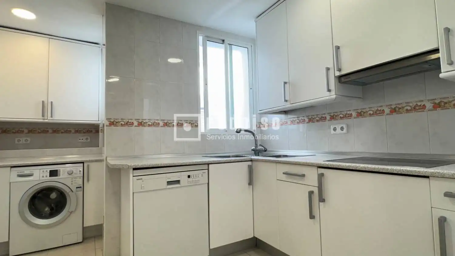 Küche von Wohnung zur Miete in Madrid mit Klimaanlage, Heizung und Parkett