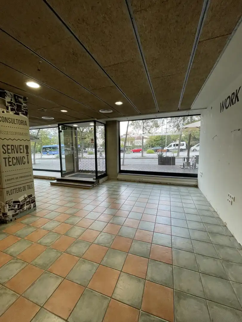 Local comercial en alquiler en LLUIS PERICOT, imagen 3