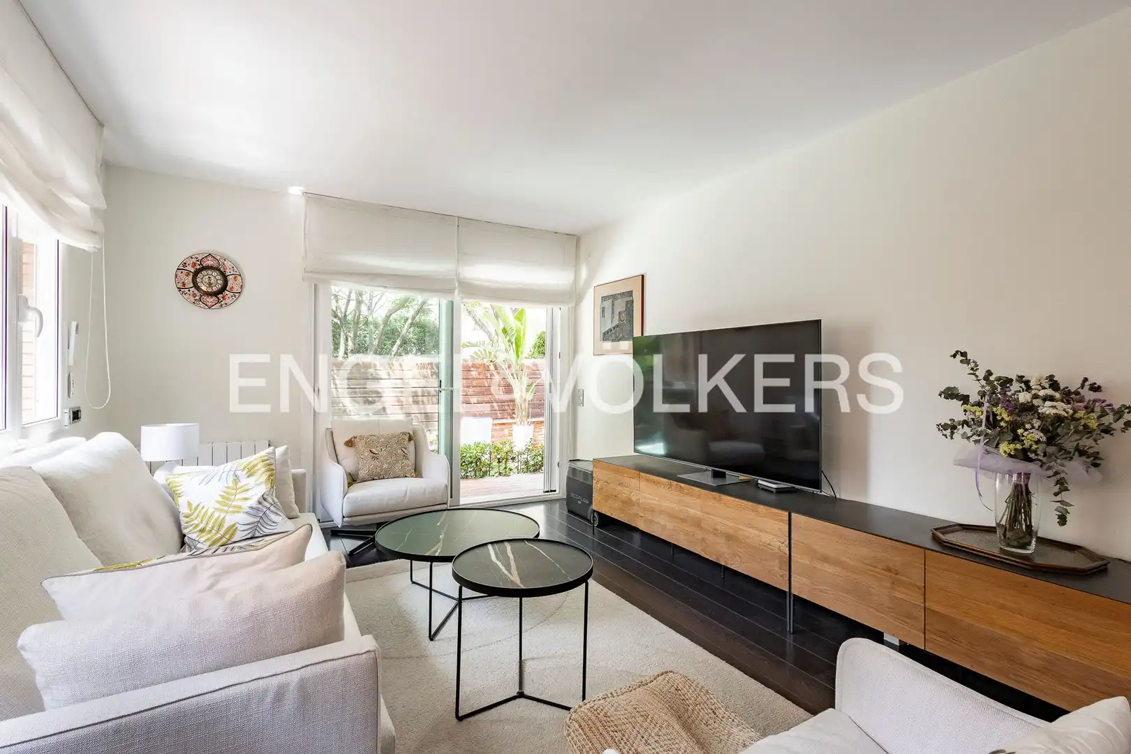Sala d'estar de Apartament en venda en Esplugues de Llobregat amb Aire condicionat, Calefacció i Jardí privat