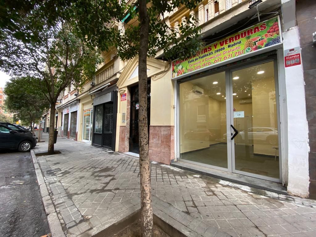 Exterior view of Premises for sale in  Madrid Capital  with Air Conditioner