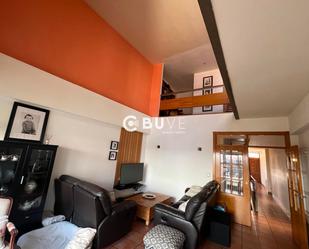 Sala d'estar de Casa o xalet en venda en Oleiros amb Calefacció, Terrassa i Traster
