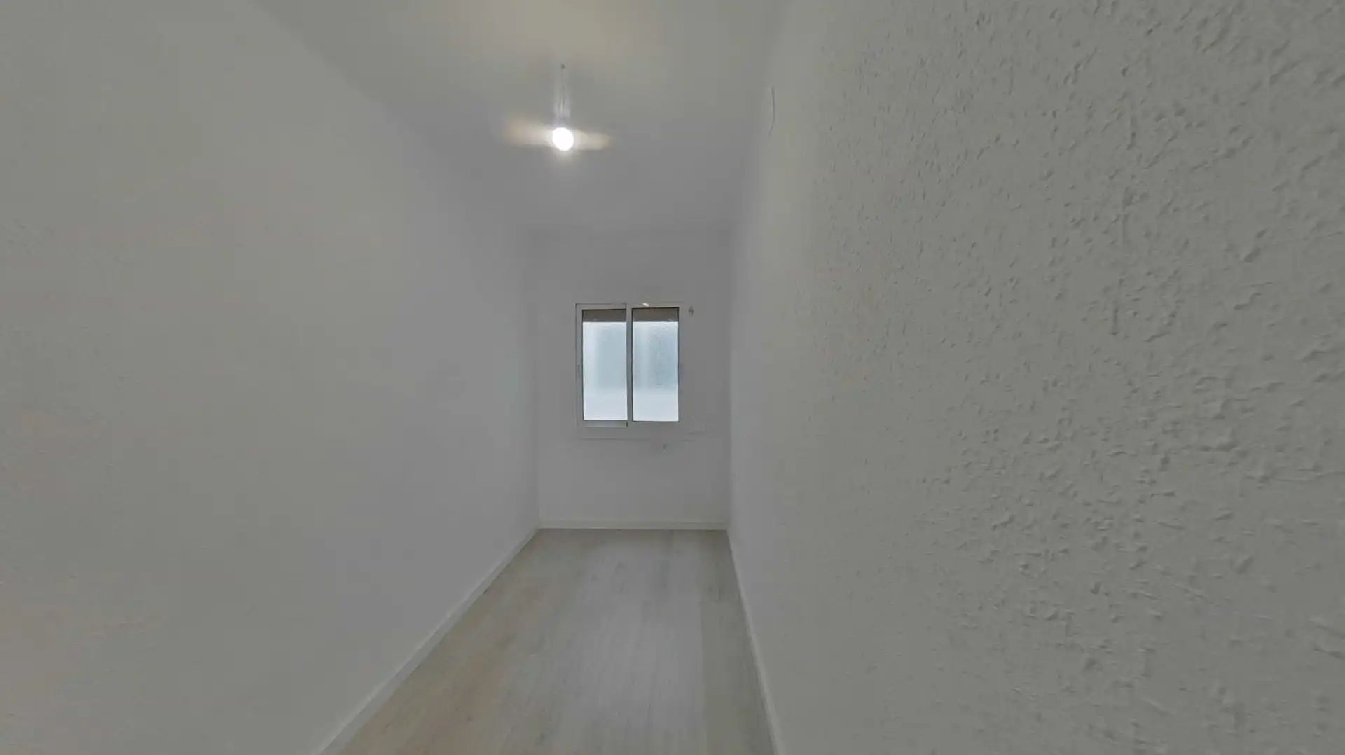 Habitación de Piso en venta en Badalona con Parquet y Horno