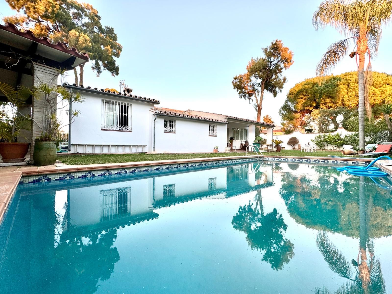 Jardí de Casa o xalet en venda en Estepona amb Aire condicionat, Jardí privat i Terrassa