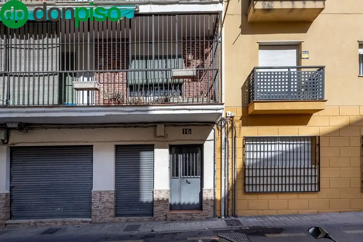 Außenansicht von Wohnung zum Verkauf in Granada