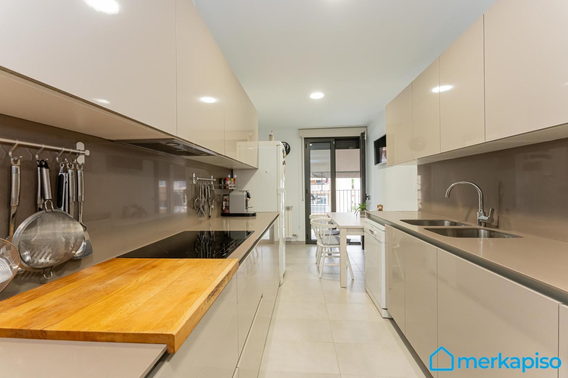 Cocina de Piso en venta en Viladecans con Calefacción, Jardín privado y Balcón