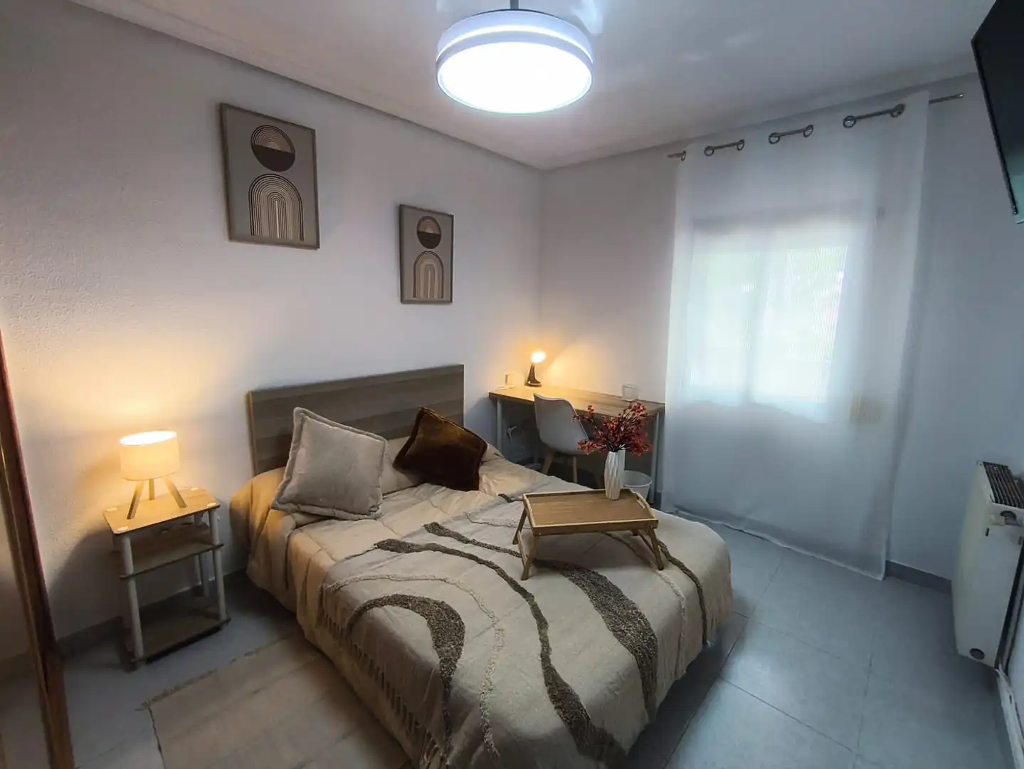 Bedroom of Flat for share in Alcalá de Henares  with Heating, Furnished and Oven