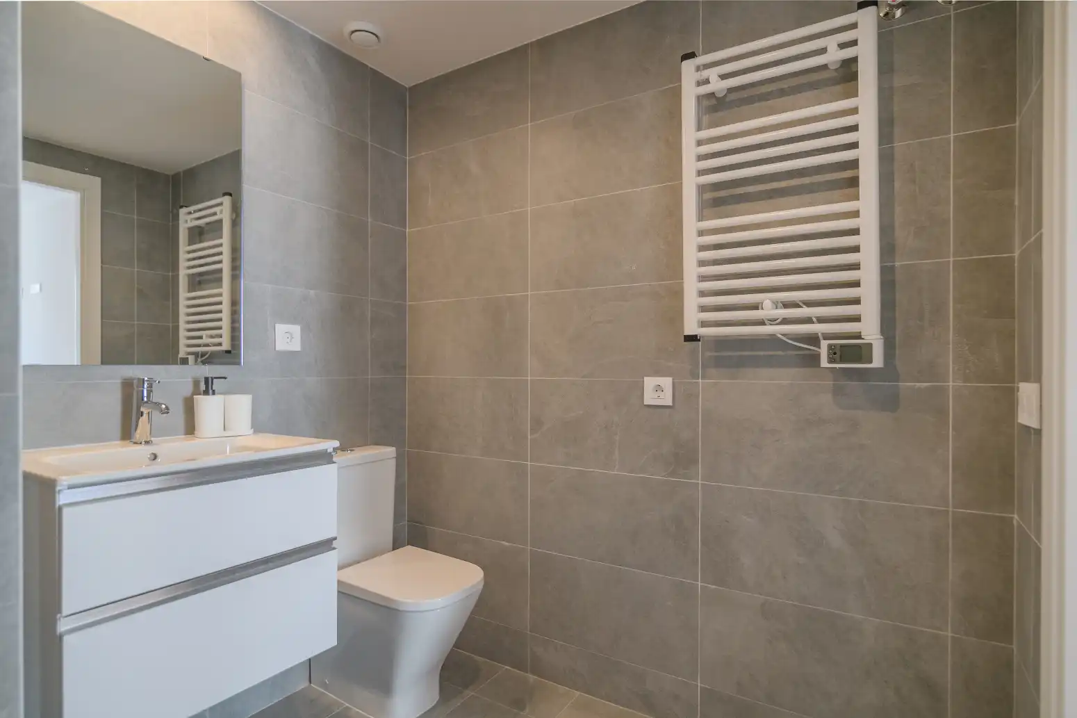 Bany de Pis en venda en Viladecans amb Aire condicionat, Calefacció i Parquet