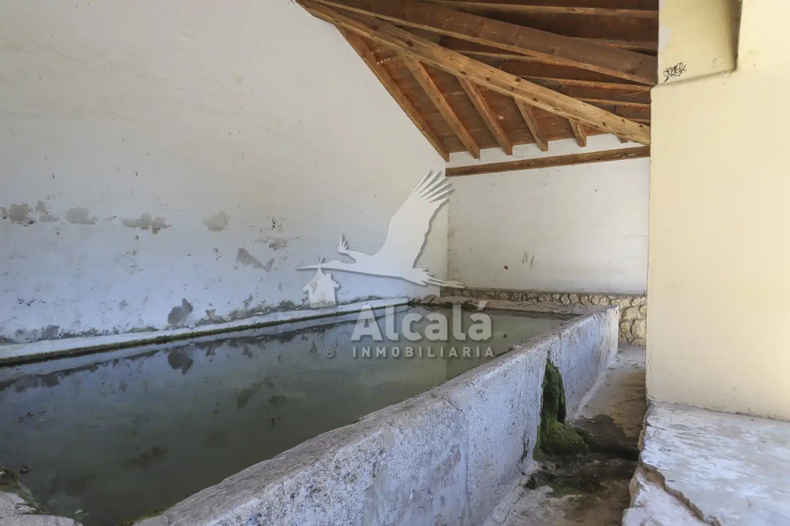 Piscina de Casa adosada en venda en Alocén amb Calefacció