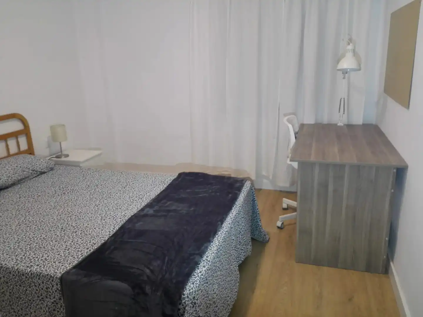 Bedroom of Flat for share in Benimaclet