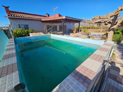 Piscina de Casa o xalet en venda en Castellón de la Plana / Castelló de la Plana amb Terrassa, Piscina i Alarma