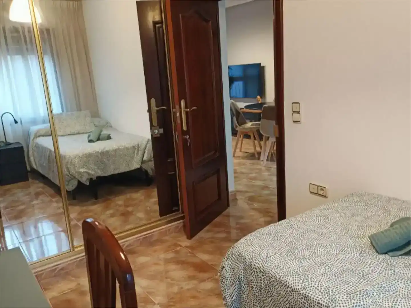 Schlafzimmer von Wohnung zur Miete in Zaragoza mit Möbliert, Ofen und Waschmaschine