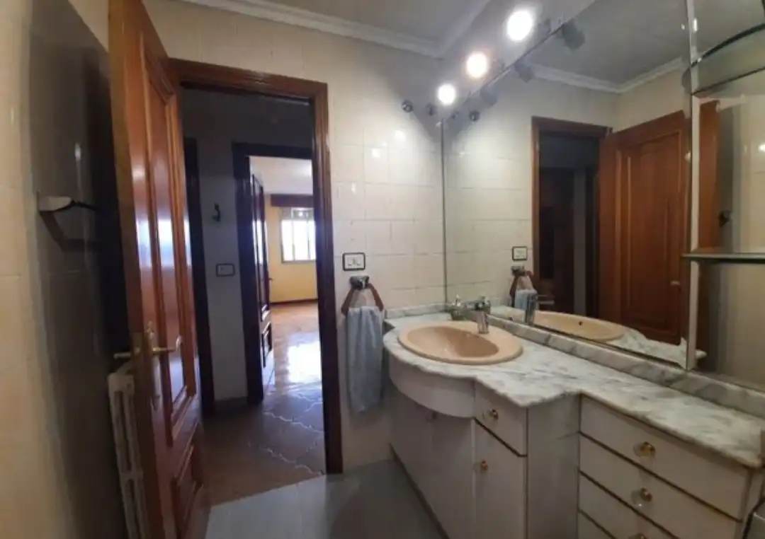 Bany de Pis en venda en Ponferrada amb Calefacció, Traster i Forn