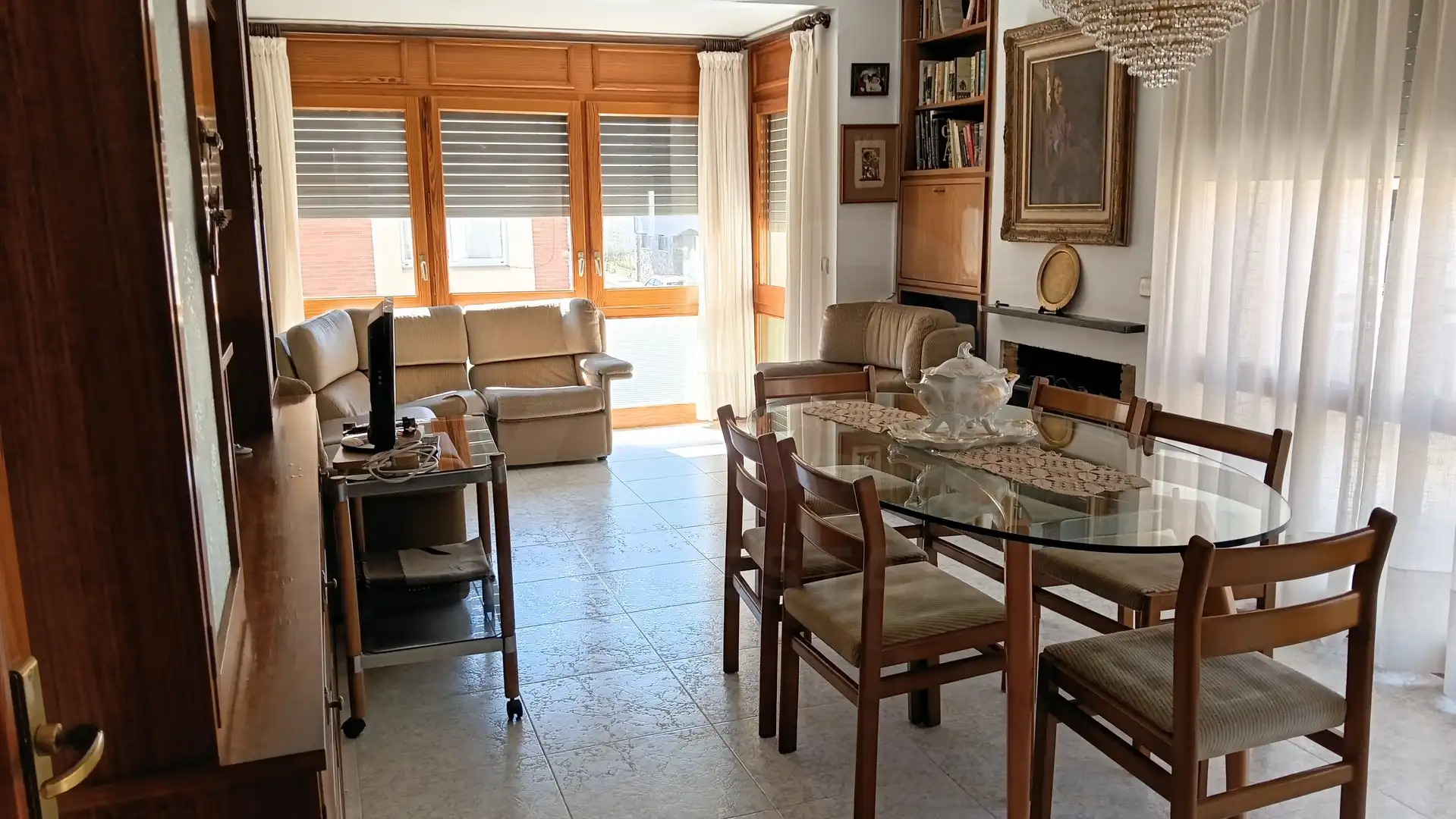 Sala d'estar de Casa o xalet en venda en Olot amb Aire condicionat, Calefacció i Terrassa