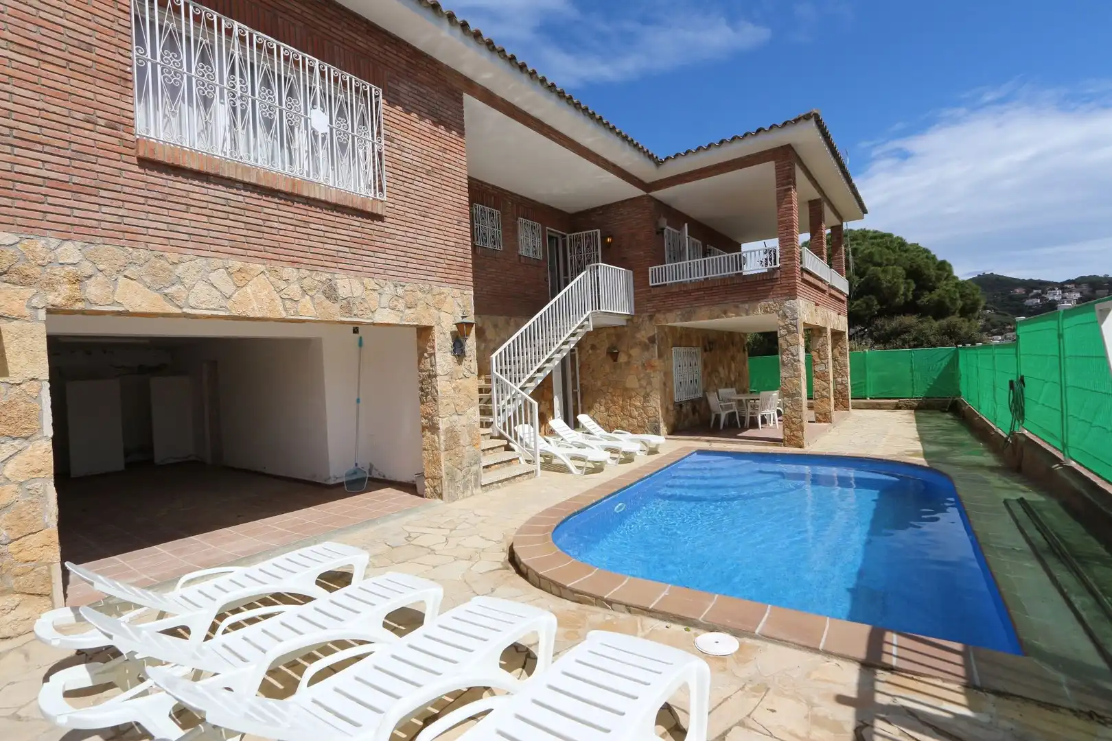 Casa con piscina en venta en Canyelles, imagen 2