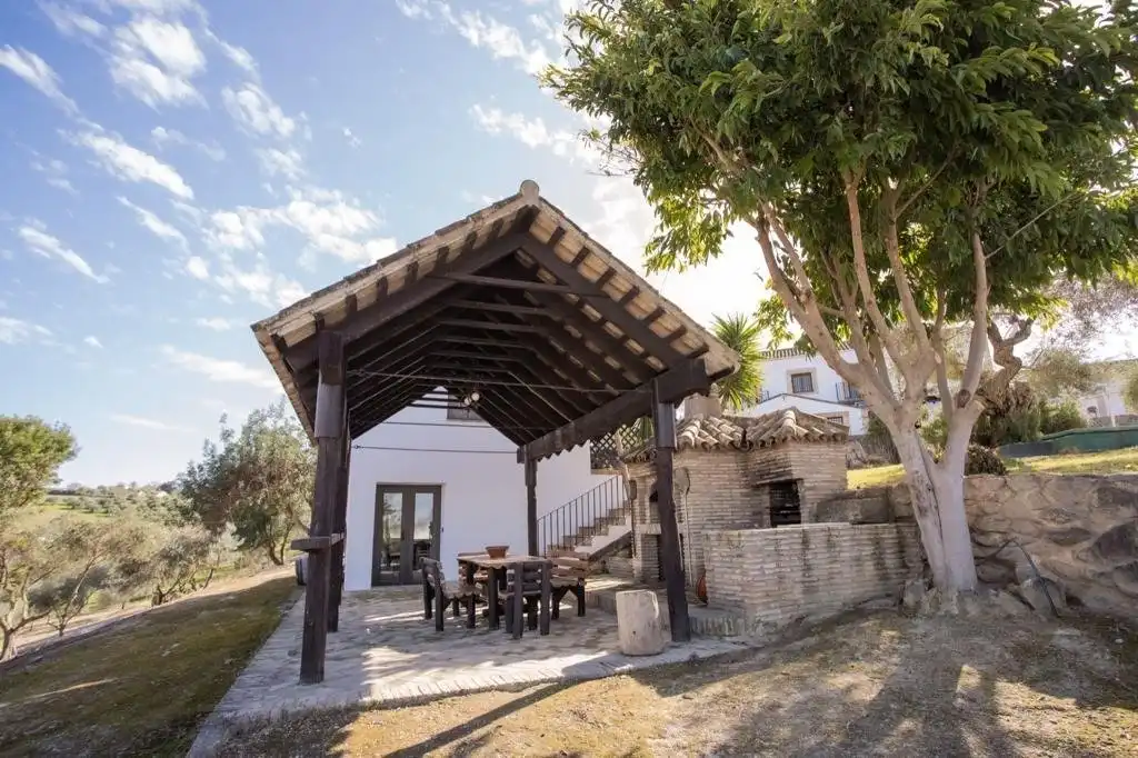 Jardí de Finca rústica en venda en Arcos de la Frontera amb Calefacció, Terrassa i Traster