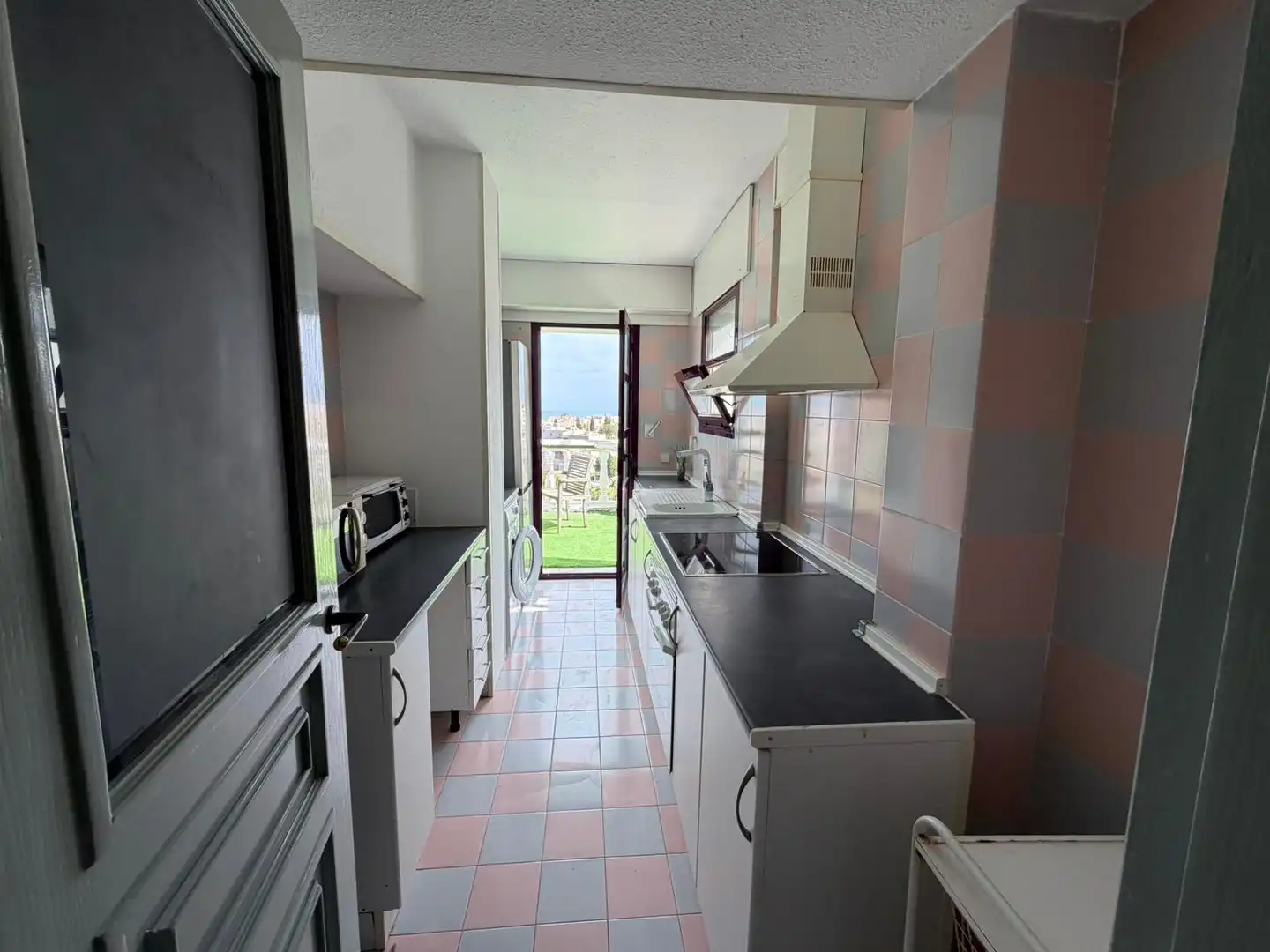 Cocina de Piso en venta en La Manga del Mar Menor con Terraza y Piscina comunitaria