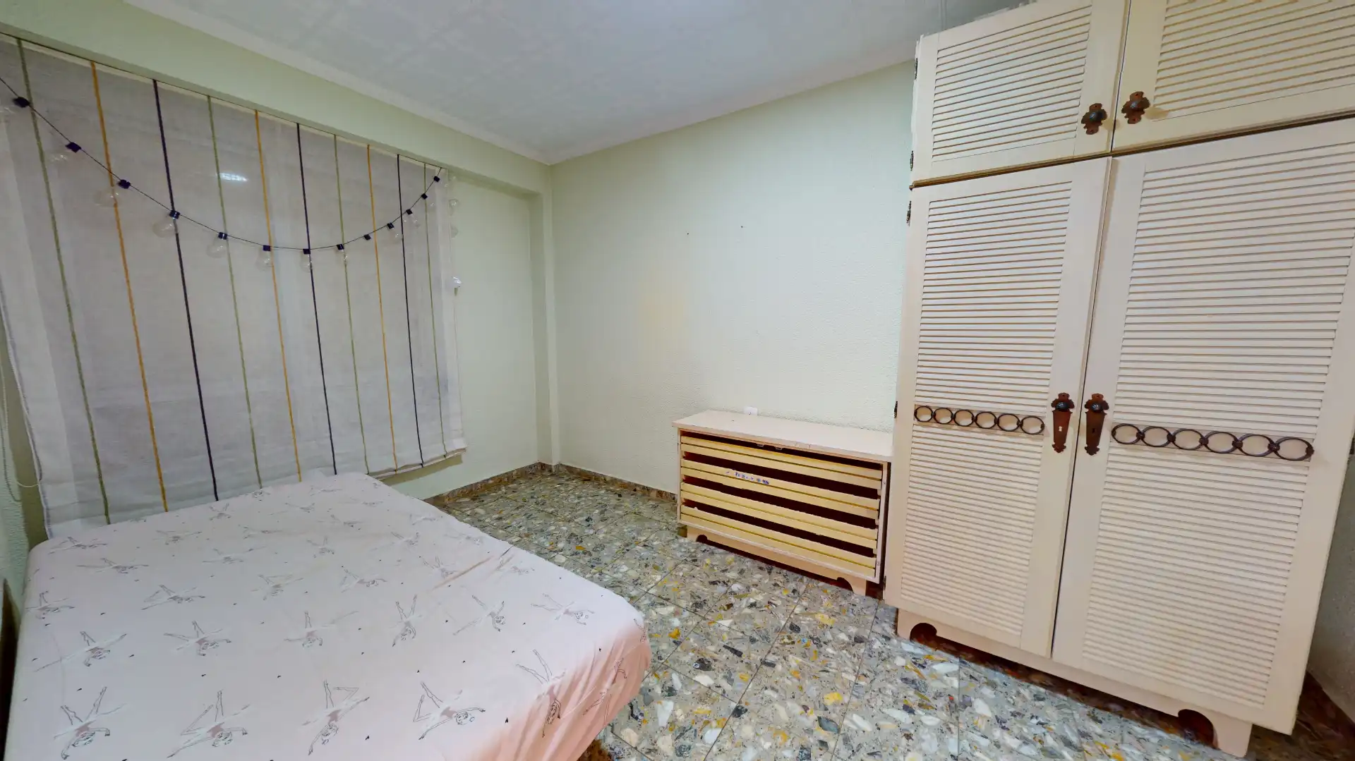 Habitación de Piso en venta en Elda