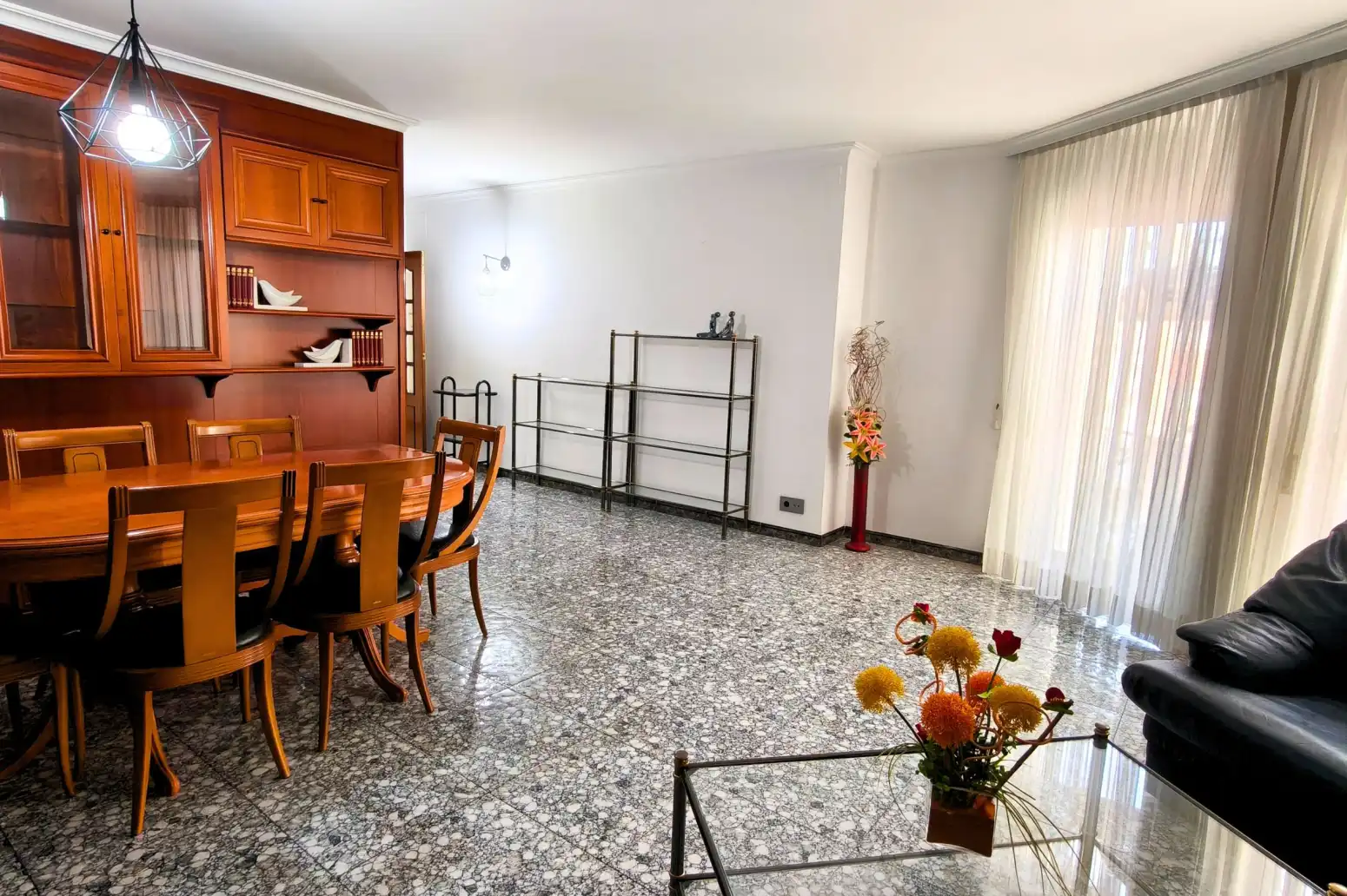 Sala d'estar de Pis en venda en Sant Boi de Llobregat amb Aire condicionat