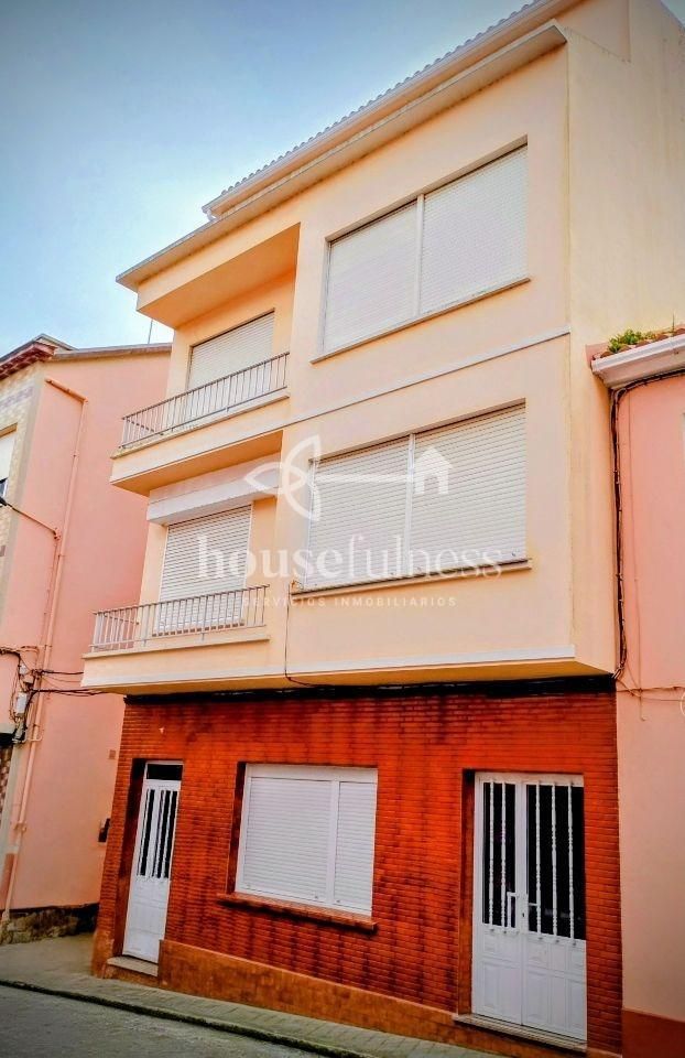 Exterior view of Building for sale in Cariño